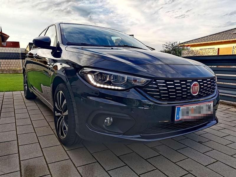 Gebraucht Fiat Tipo Lounge 95 PS (69 kW) 2016 Schwarz Limousine