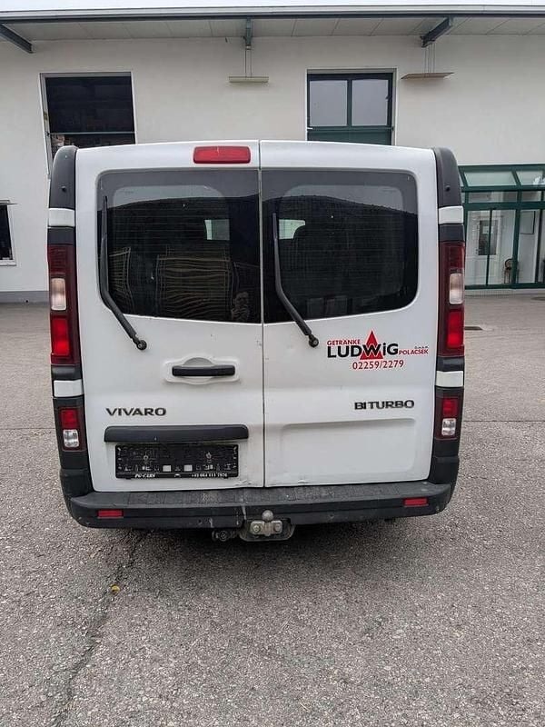 Gebraucht Opel Vivaro S 125 PS (91 kW) 2019 Weiß Van / Kleinbus