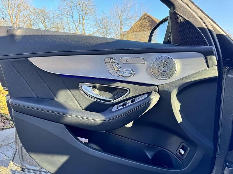 Gebraucht Mercedes C220 AMG line 194 PS (142 kW) 2019 Limousine