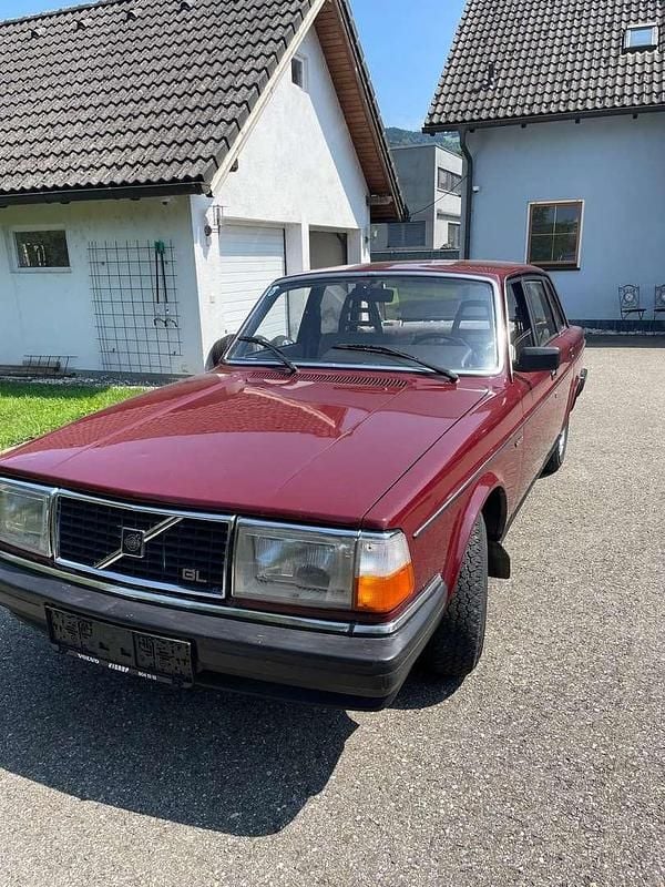 Gebraucht Volvo 244 97 PS (71 kW) 1982 Rot Limousine