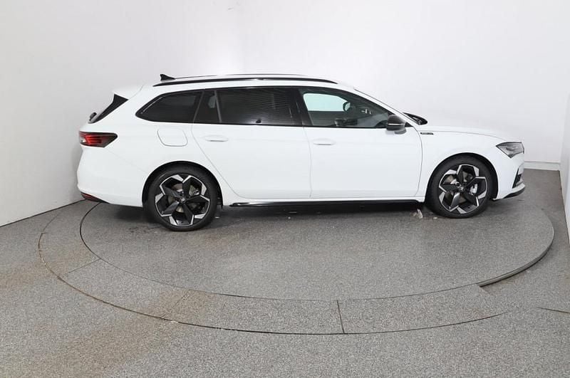 Gebraucht Skoda Superb SportLine 193 PS (141 kW) 2026 Weiss  normal Kombi