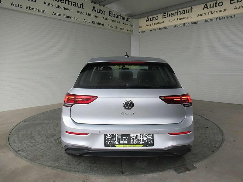 Gebraucht VW Golf Life 116 PS (85 kW) 2022 Silber Limousine