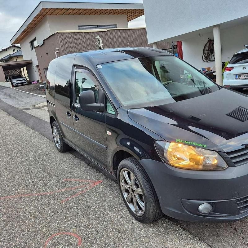 Gebraucht VW Caddy Startline 102 PS (75 kW) 2011 Schwarz Van / Kleinbus