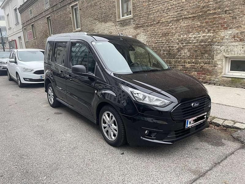 Gebraucht Ford Tourneo Trend 101 PS (74 kW) 2021 Schwarz Kombi