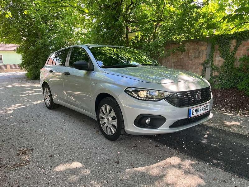 Silber Gebraucht 2020 Fiat Tipo Street Kombi | € 10.800 (Fairer Preis) - Bild 1/4
