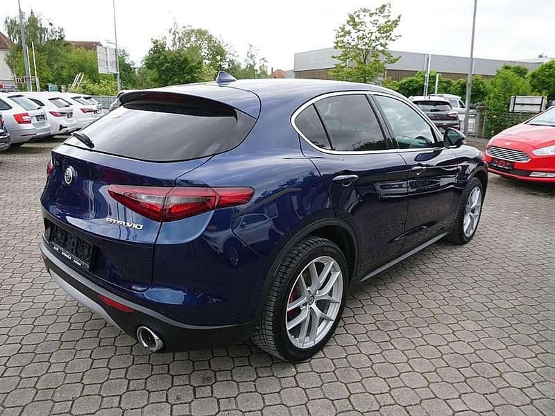 Gebraucht Alfa Romeo Stelvio Super 209 PS (153 kW) 2019 Blau SUV