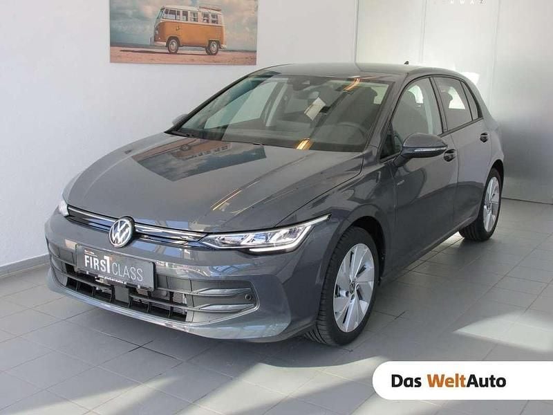 Neu VW Golf VIII 116 PS (85 kW) 2025 Grau Limousine