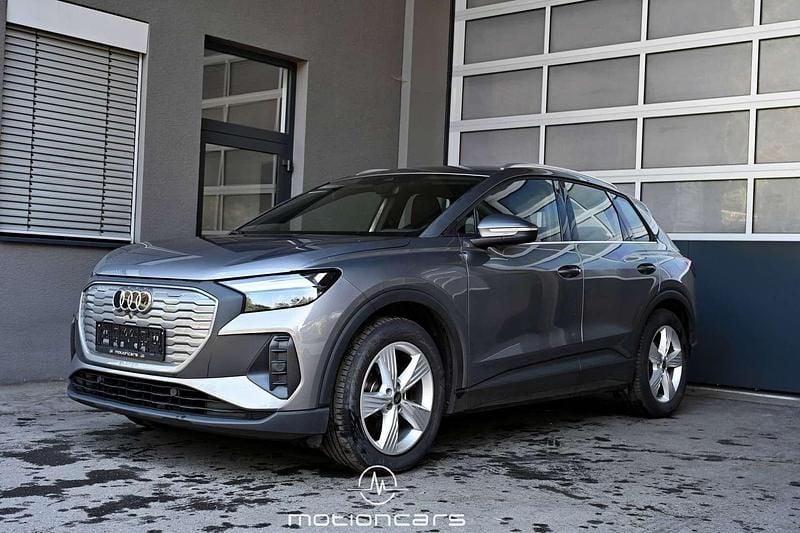 Grau Gebraucht 2022 Audi Q4 e-tron Basis SUV | € 25.980 (Fairer Preis) - Bild 1/4