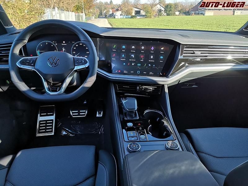 Neu VW Touareg R-line 286 PS (210 kW) 2025 Grenadillschwarz metallic SUV