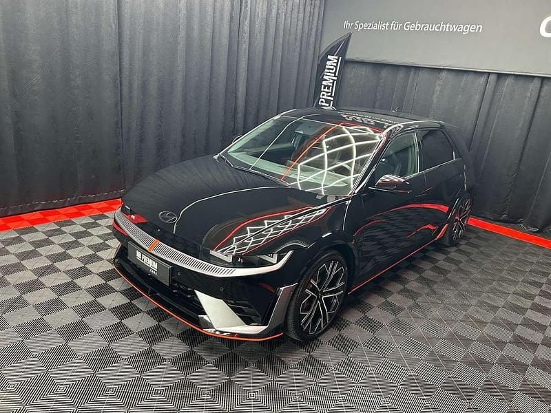 Schwarz Gebraucht 2024 Hyundai Ioniq Kleinwagen | € 59.900 - Bild 1/4