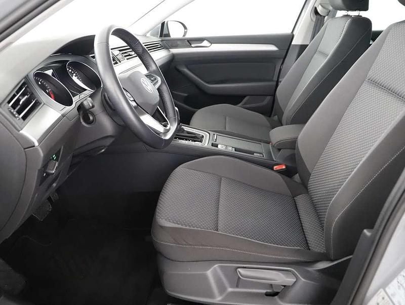 Gebraucht VW Passat Business 150 PS (110 kW) 2022 Dunkelgrau  normal Kombi