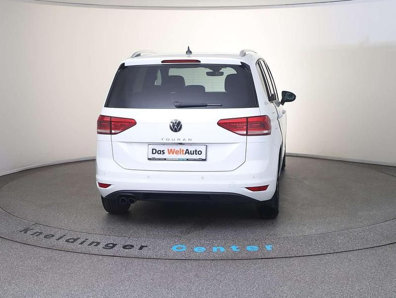 Gebraucht VW Touran Comfortline 150 PS (110 kW) 2025 Weiss  normal Van / Kleinbus