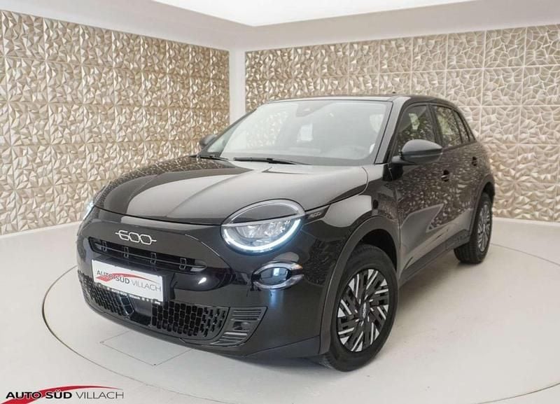 Neu Fiat 600 136 PS (100 kW) 2025 Schwarz Limousine