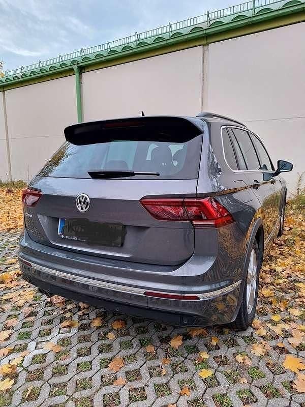 Gebraucht VW Tiguan 125 PS (91 kW) 2018 Grau SUV
