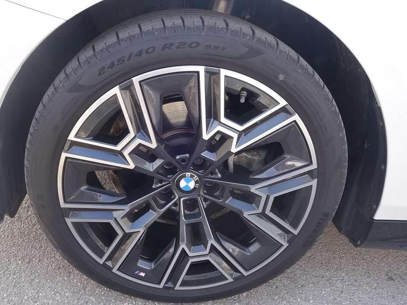 Gebraucht BMW 520 M Sport 197 PS (144 kW) 2023 Weiß Limousine