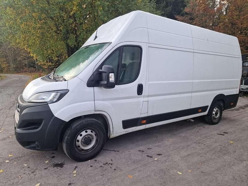 Weiß Gebraucht 2023 Fiat Ducato Van | € 24.999 - Bild 1/4
