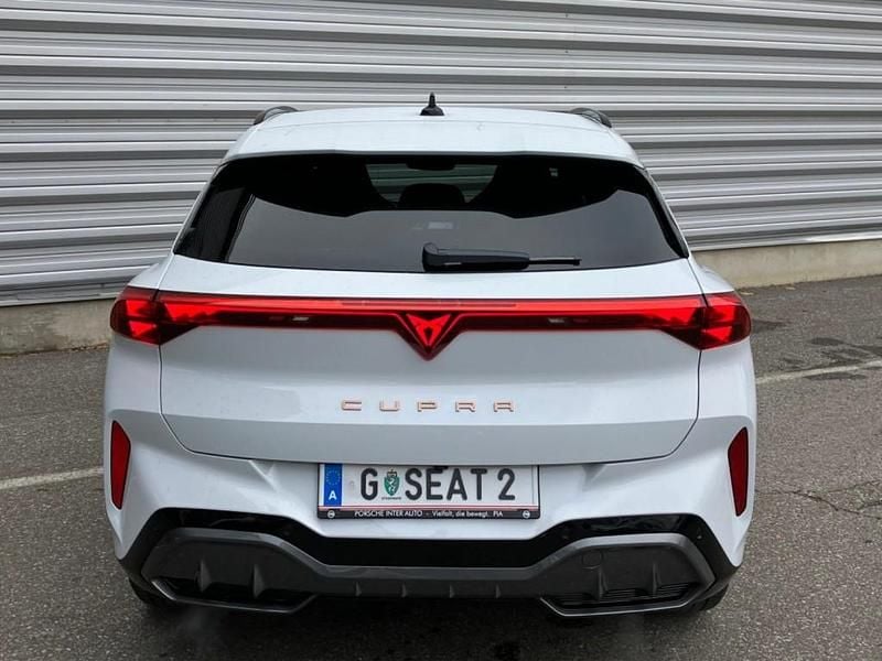 Neu Cupra Terramar 204 PS (150 kW) 2025 Weiss  metallic SUV