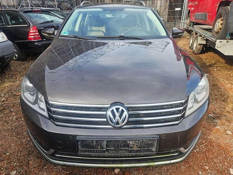 Gebraucht VW Passat Highline 160 PS (117 kW) 2014 Braun Kombi