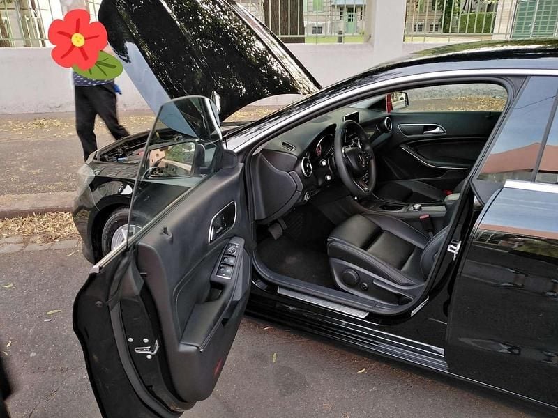 Gebraucht Mercedes CLA200 Shooting Brake 136 PS (100 kW) 2016 Schwarz Kombi