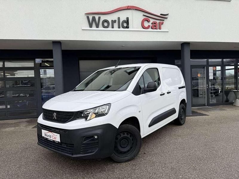 Gebraucht Peugeot Partner 102 PS (75 kW) 2021 Weiß Van / Kleinbus