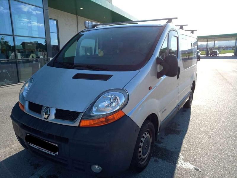 Gebraucht Renault Trafic 101 PS (74 kW) 2005 Silber Van / Kleinbus