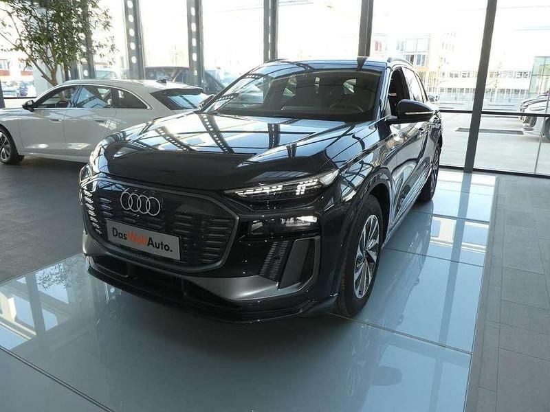 Gebraucht Audi Q6 e-tron Ambiente 284 kW (387 PS) 2025 Hellgrau  metallic SUV
