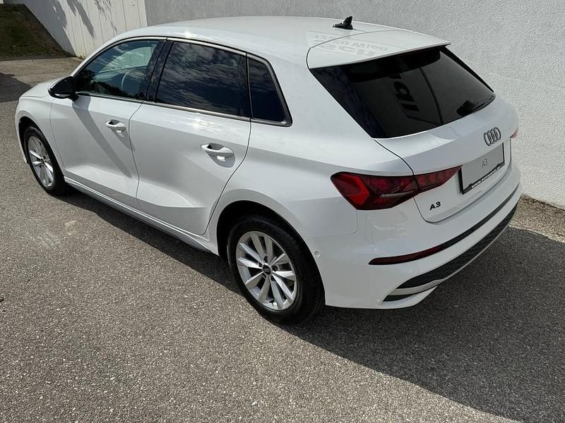 Neu Audi A3 Ambiente 116 PS (85 kW) 2026 Weiss  normal Limousine