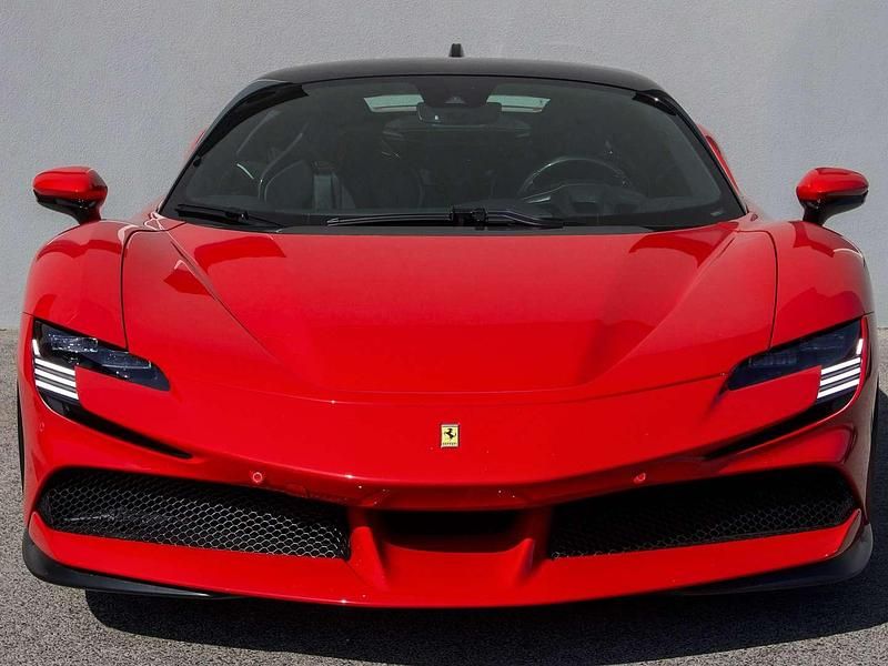 Gebraucht Ferrari SF90 999 PS (734 kW) 2021 Rot Coupé