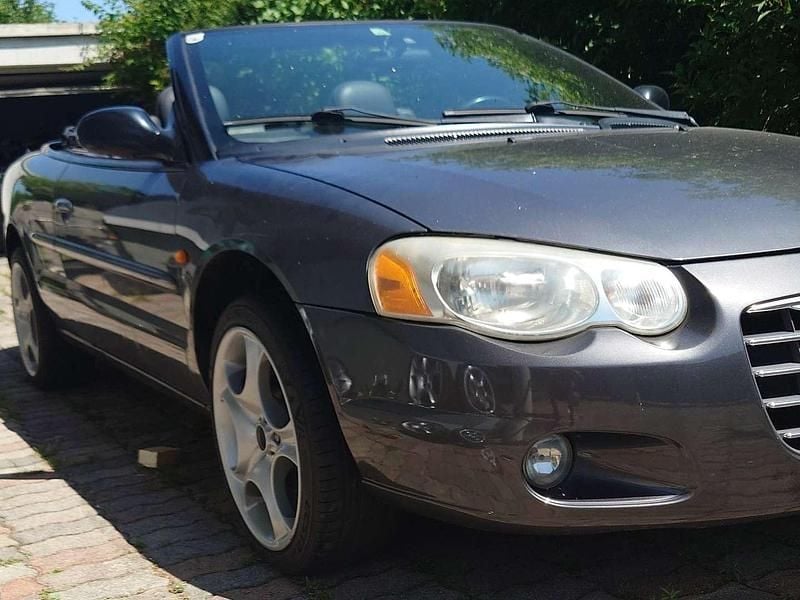Grau Gebraucht 2006 Chrysler Sebring Cabriolet Cabrio | € 6.450 - Bild 1/4