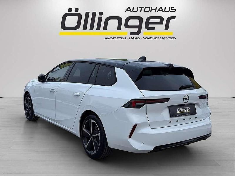 Neu Opel Astra 131 PS (96 kW) 2025 Weiß Kombi