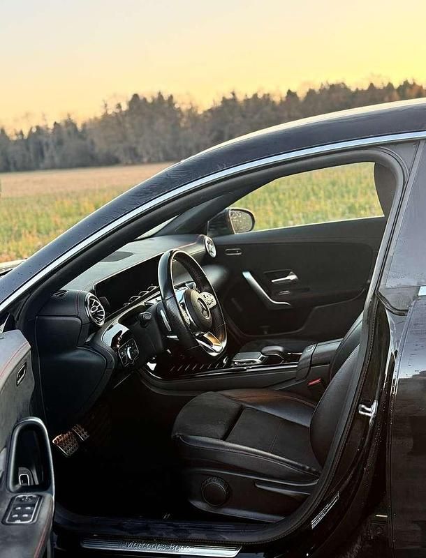 Gebraucht Mercedes CLA250 Shooting Brake 224 PS (164 kW) 2020 Schwarz Kombi