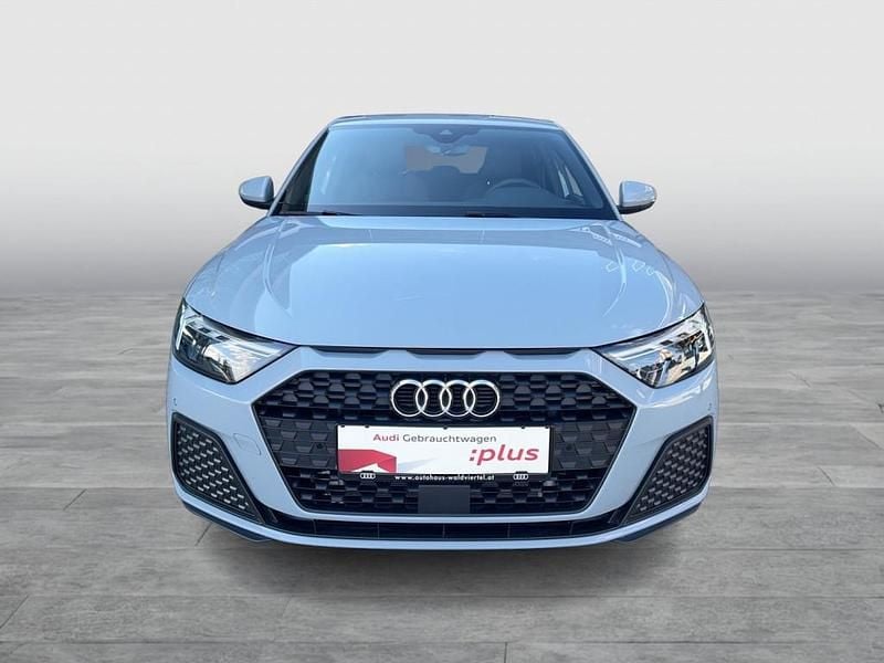 Neu Audi A1 116 PS (85 kW) 2025 Grau Limousine