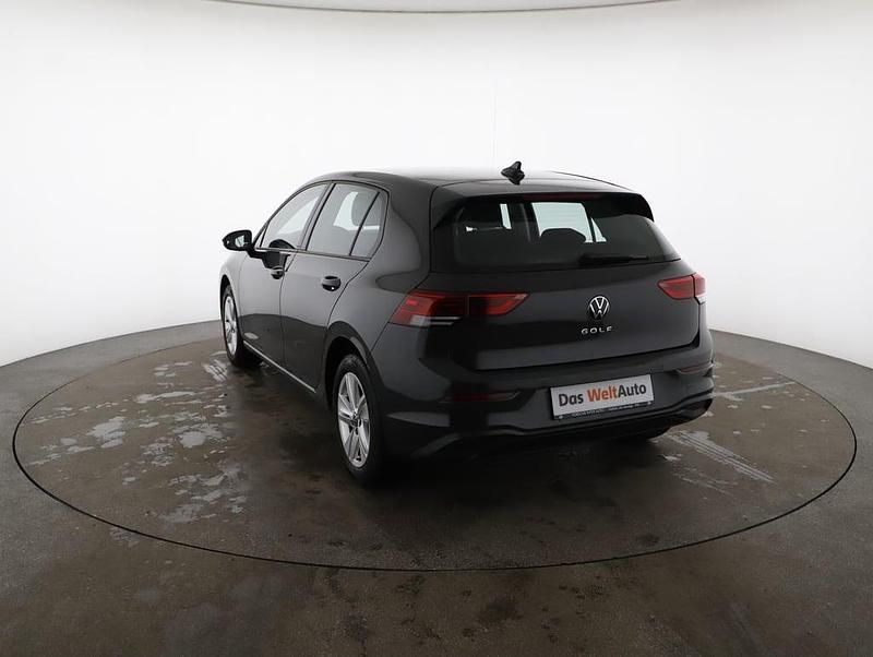 Gebraucht VW Golf VIII Life 110 PS (80 kW) 2022 Mittelgrau  normal Limousine