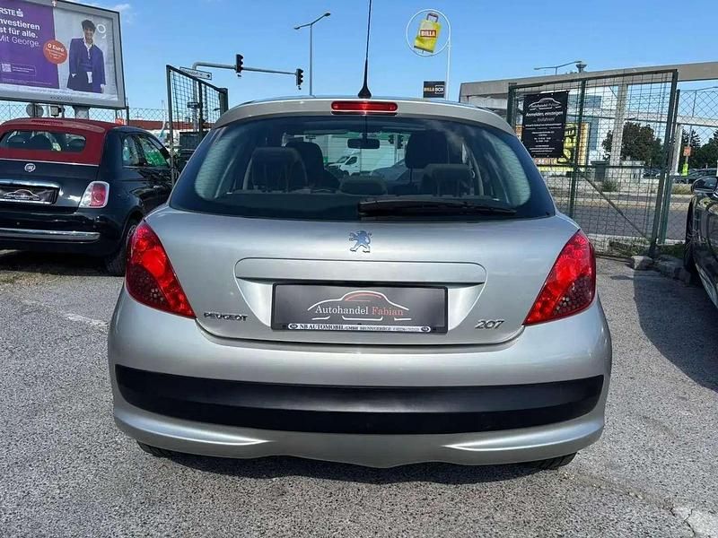 Gebraucht Peugeot 207 73 PS (53 kW) 2007 Silber Kleinwagen