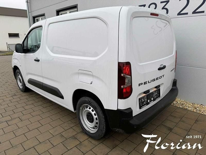Neu Peugeot Partner 102 PS (75 kW) 2025 Van / Kleinbus