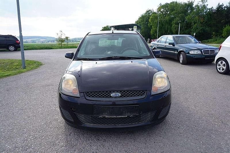 Gebraucht Ford Fiesta Ambiente 75 PS (55 kW) 2008 Schwarz Kleinwagen