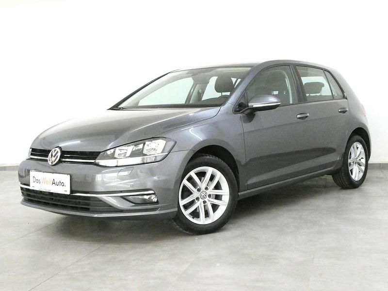 Grau Gebraucht 2018 VW Golf VII Comfortline Kleinwagen | € 14.980 (Etwas zu teuer) - Bild 1/4