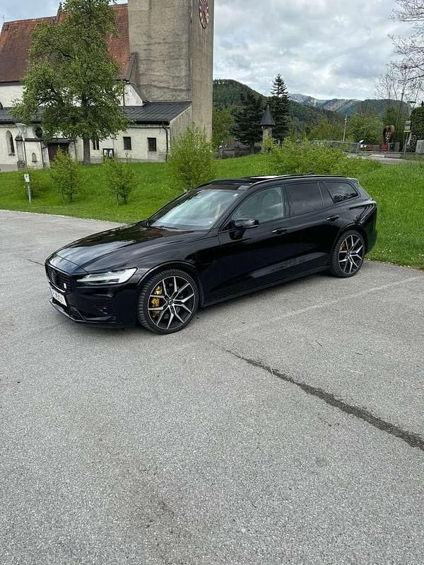 Gebraucht Volvo V60 310 PS (228 kW) 2022 Schwarz Kombi