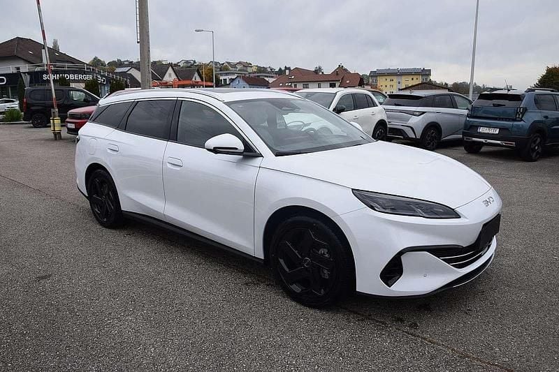 Gebraucht BYD Seal Comfort 212 PS (155 kW) 2025 Weiß Kombi