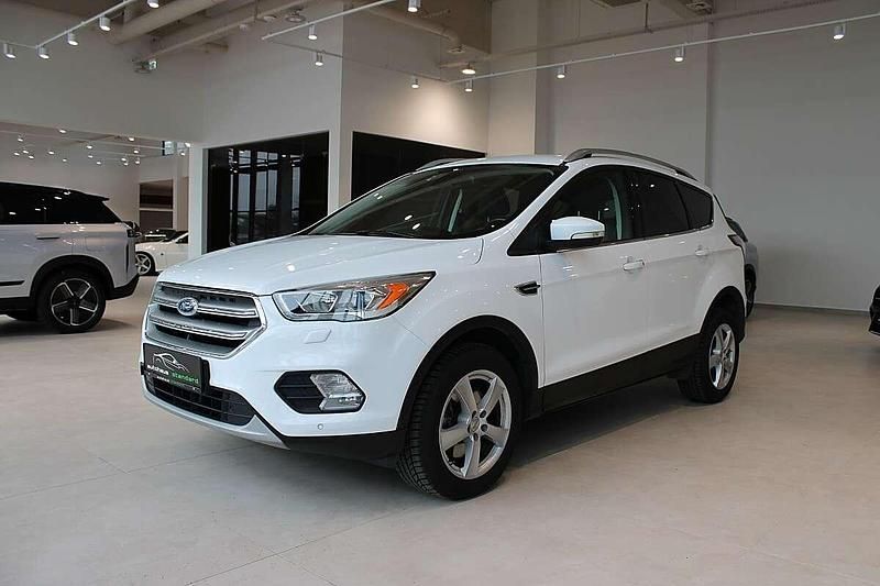 Gebraucht Ford Kuga Titanium 120 PS (88 kW) 2017 Weiß SUV