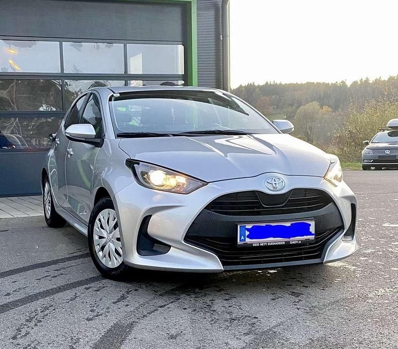 Gebraucht Toyota Yaris 72 PS (52 kW) 2021 Limousine