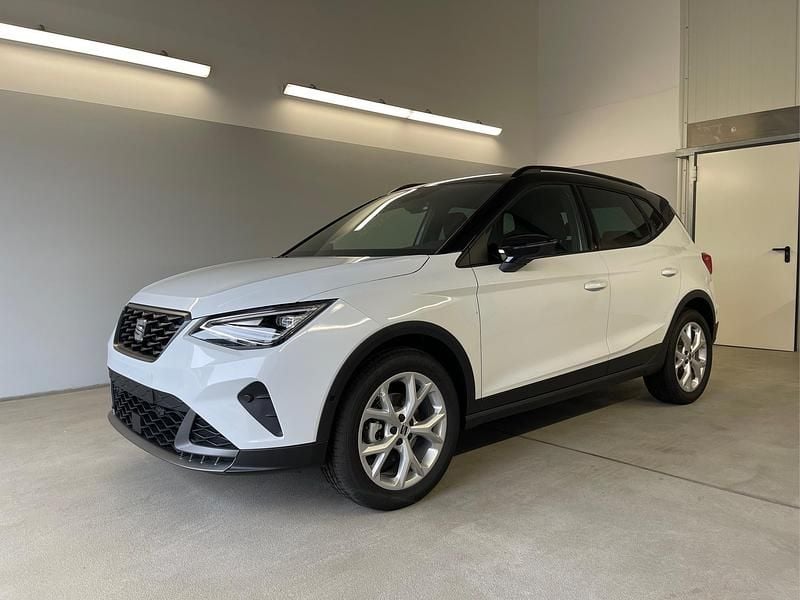 Neu 2025 Seat Arona FR SUV | € 29.554 (Etwas zu teuer) - Bild 1/4
