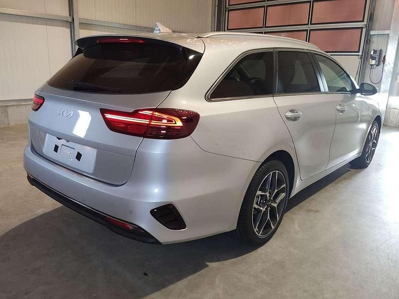 Gebraucht Kia Ceed Sportswagon 160 PS (117 kW) 2024 Silber Kombi