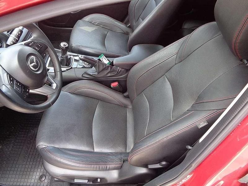 Gebraucht Mazda 3 Inclusive 150 PS (110 kW) 2015 Rot Limousine