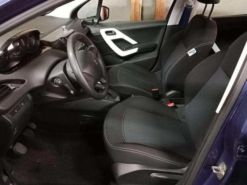 Gebraucht Peugeot 208 68 PS (50 kW) 2015 Kleinwagen