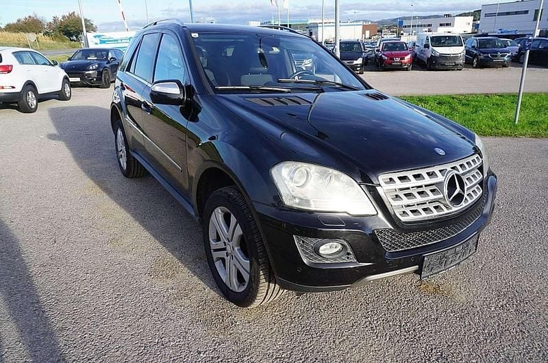 Gebraucht Mercedes ML320 224 PS (164 kW) 2009 Schwarz SUV