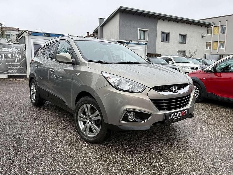 Grau Gebraucht 2010 Hyundai ix35 SUV | € 9.990 (Fairer Preis) - Bild 1/4