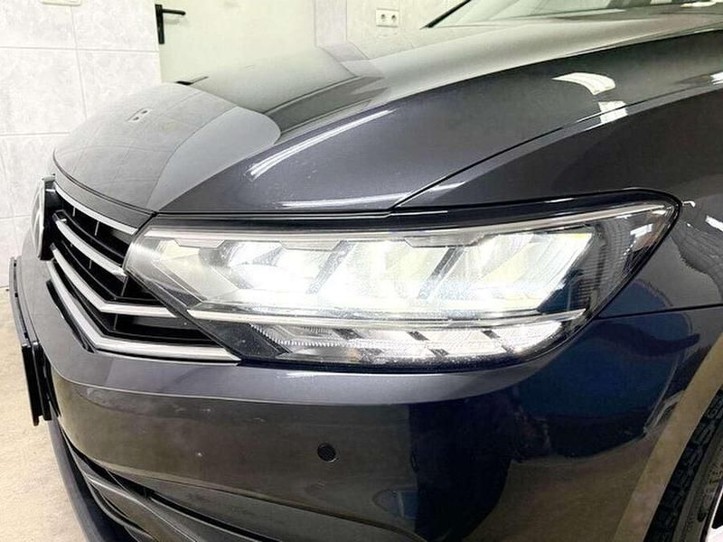 Gebraucht VW Passat 122 PS (89 kW) 2023 Grau Kombi