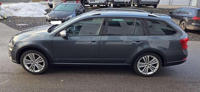 Gebraucht Skoda Octavia 184 PS (135 kW) 2015 Grau Kleinwagen
