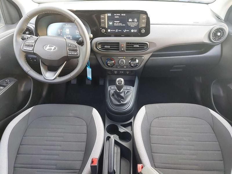 Gebraucht Hyundai i10 67 PS (49 kW) 2024 Weiß Kleinwagen